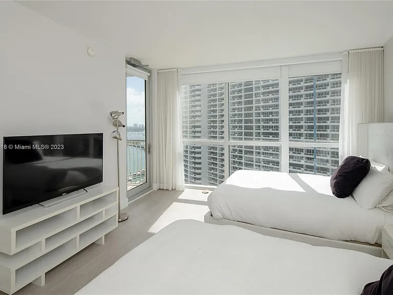 1750 N Bayshore Dr #2602 — Photo 10