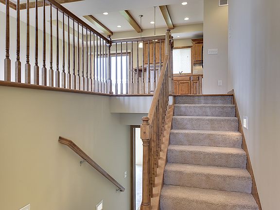 3rd image of 755 Lakewood Trail