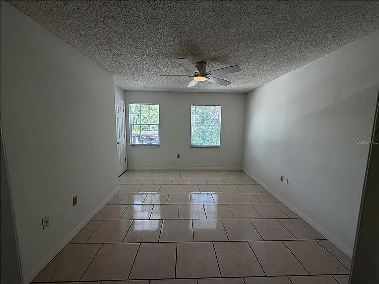 850 E Lime St #7 — Photo 6