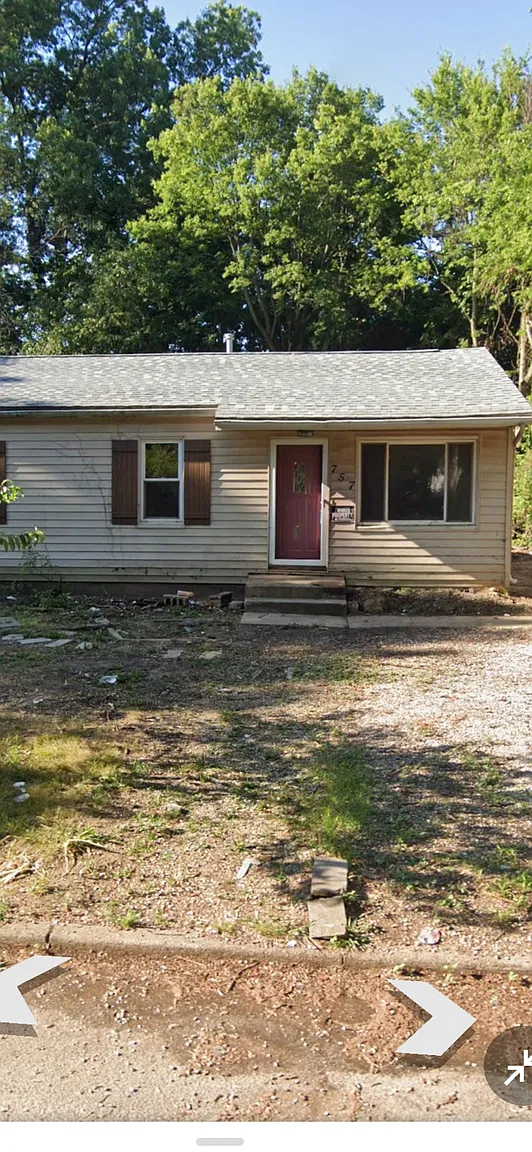 757 Cross St photo 1