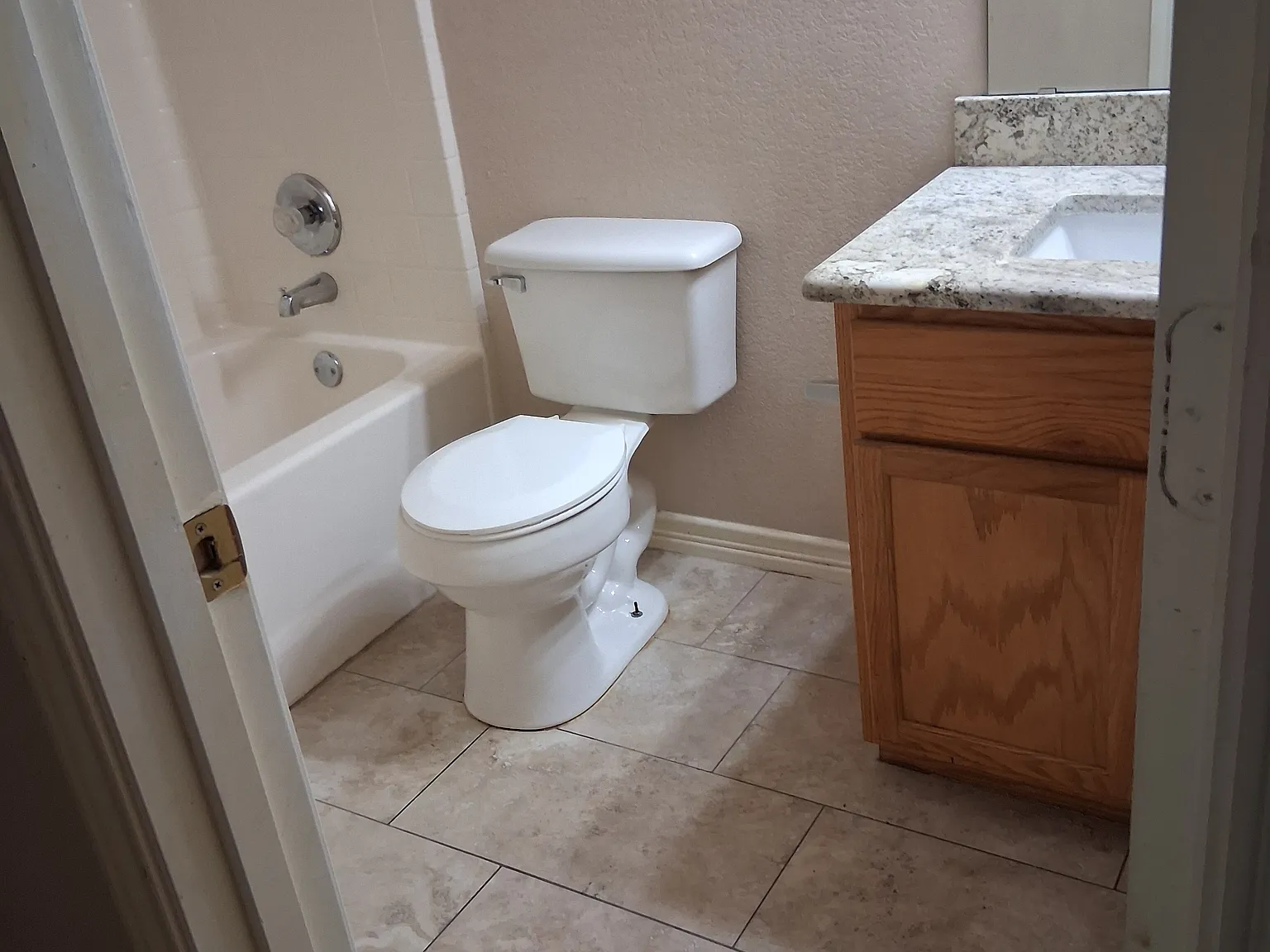 3 bed, 1682 sqft, $2,100 — Photo 4