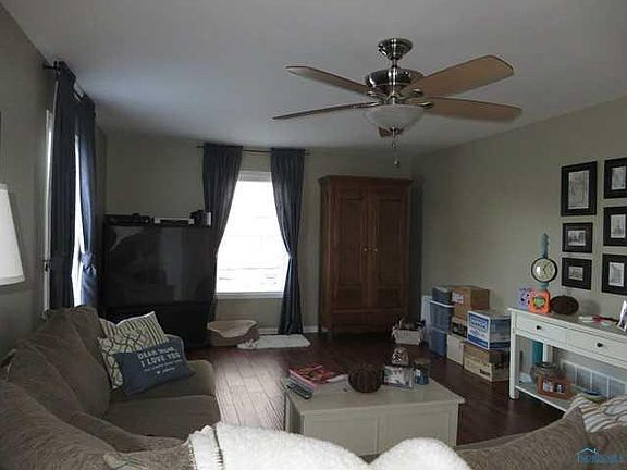 3rd image of 115 Genson Dr
