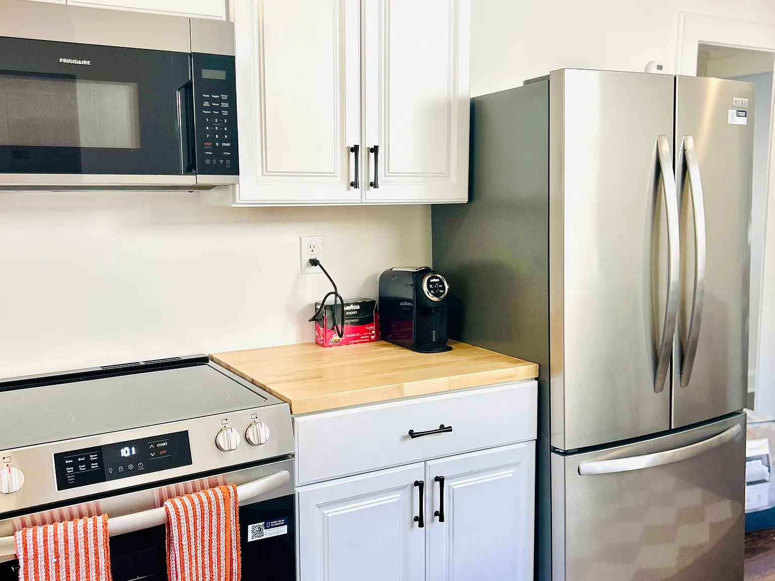 3 bed, 996 sqft, $2,250 — Photo 3