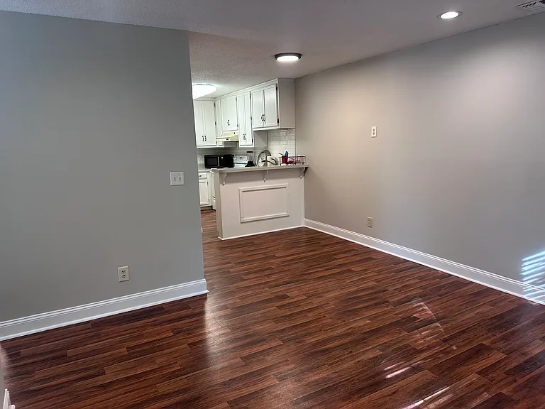 2041 Greenwood Pl SW — Photo 14