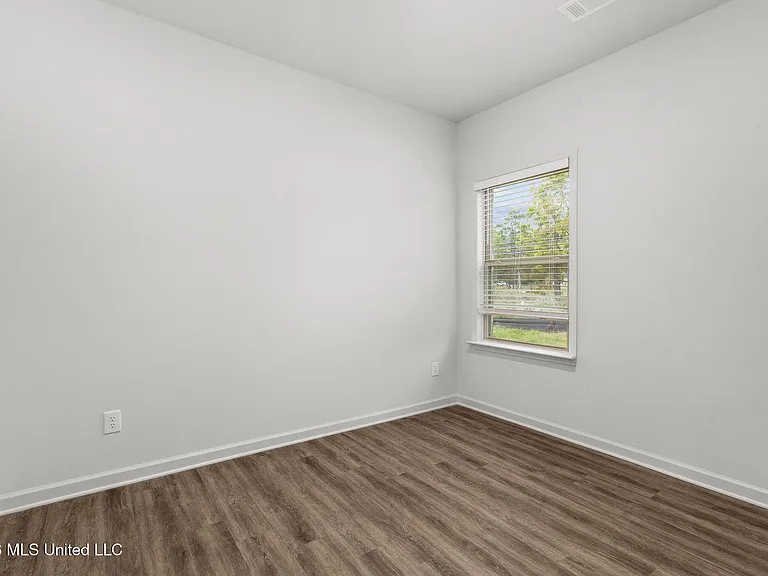 621 Stillwater Cv — Photo 21