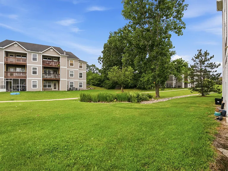 1335 Millbrook Trl — Photo 5