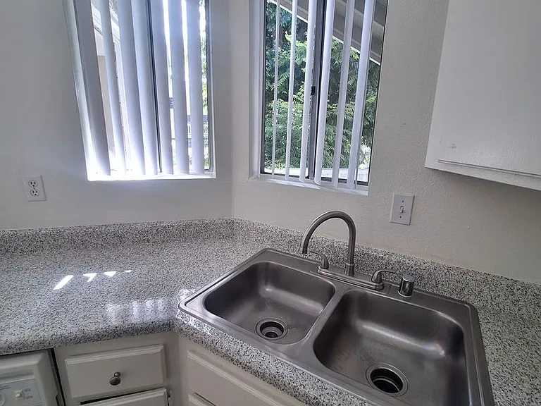 489 S Chatham Cir — Photo 21