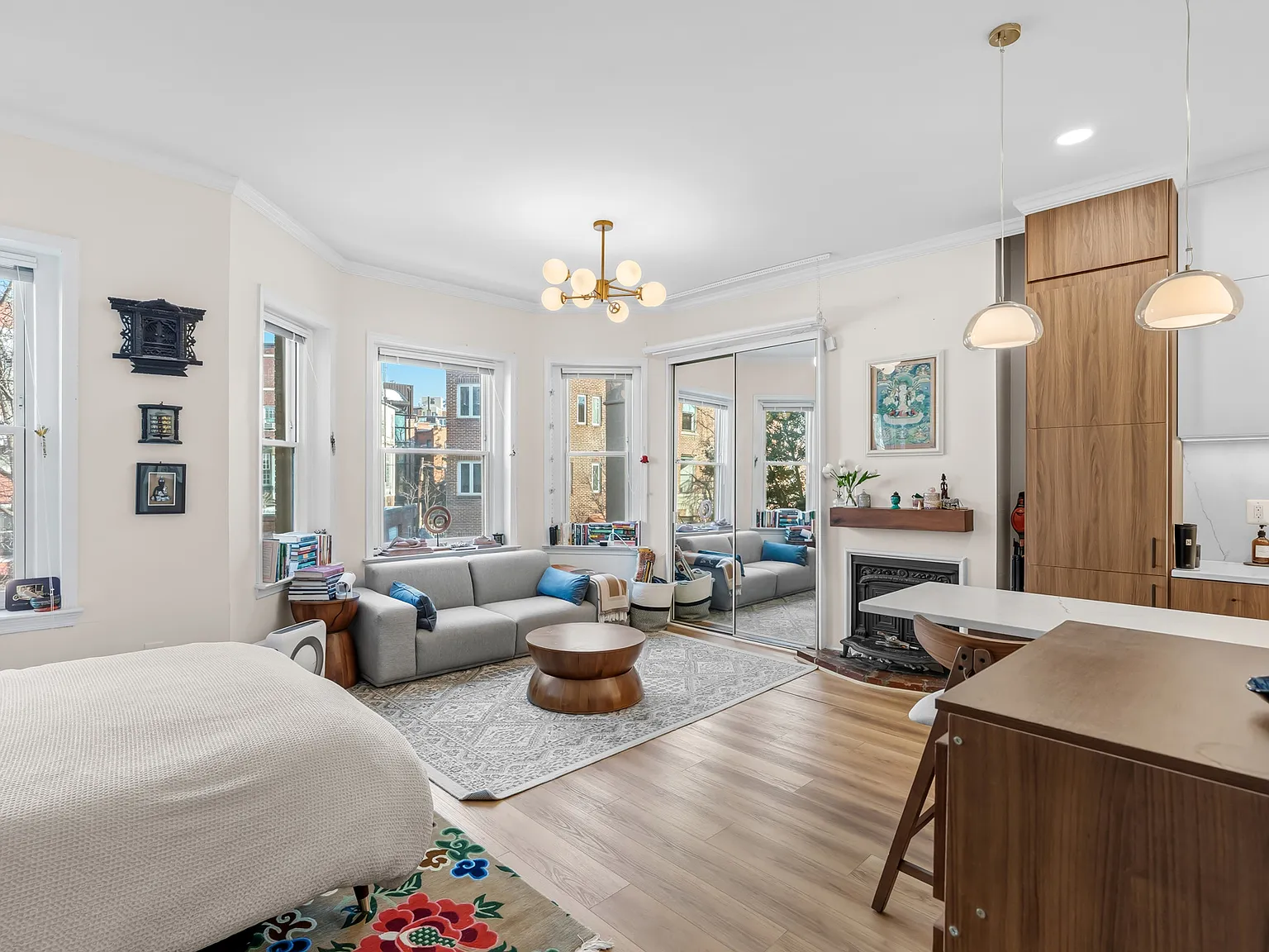 Studio, 500 sqft, $3,200 — Photo 3