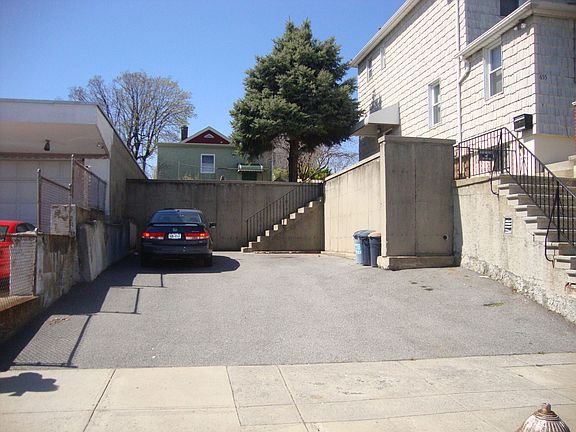 4th image of 653 Logan Ave