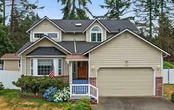 1st image of 9623 Amanda Dr NE