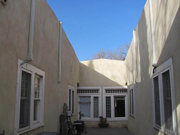3rd image of 1105 Marquette Ave NW APT 4