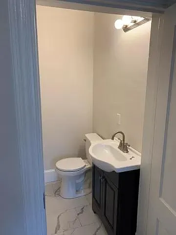 822 Monroe St — Photo 5