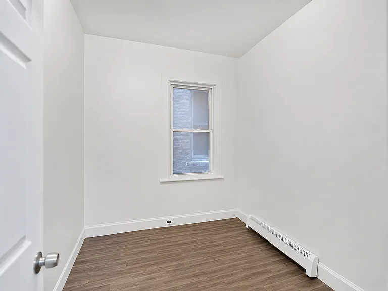 604 4th St #2 — Photo 3