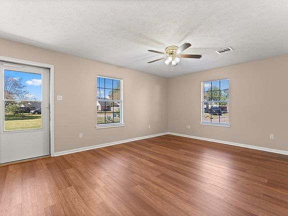 2nd image of 80 Dogwood Ln APT 3
