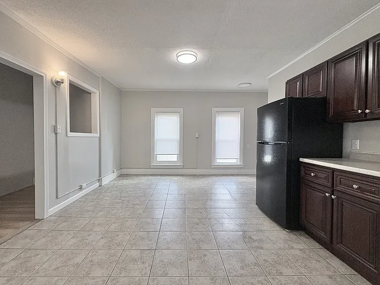 27 Spring St #2 — Photo 3