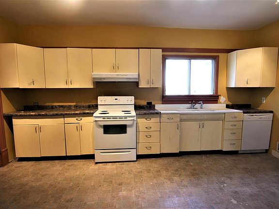 3rd image of 827 W Forest Ave