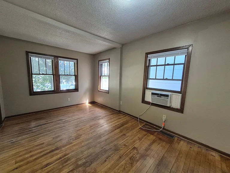 1068 Hatch Ave — Photo 13