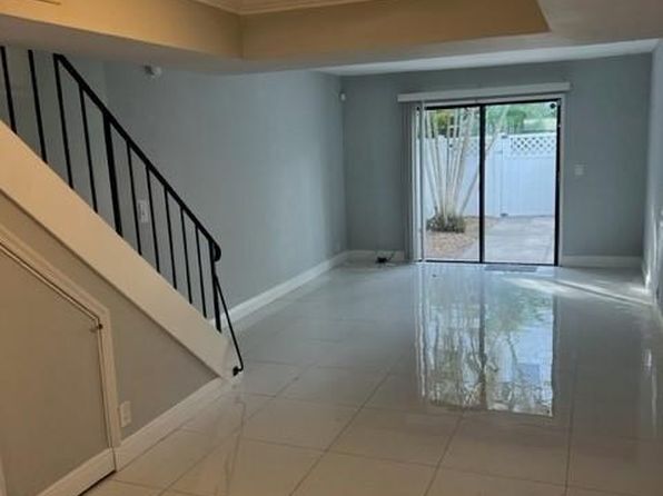 1115 SW 2nd Ct APT 4