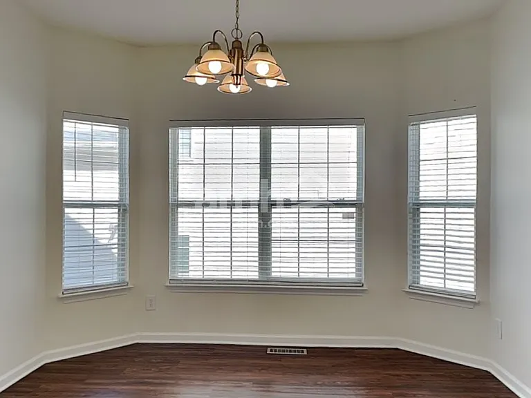 141 Claybrook Ln — Photo 5