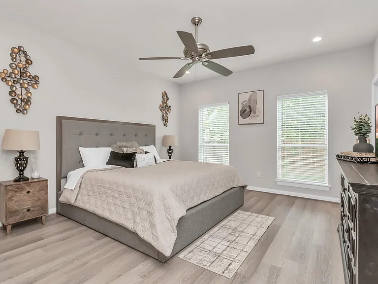 3308 Castor St — Photo 39