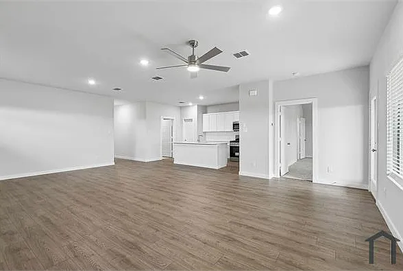 986 Olive Dr — Photo 6