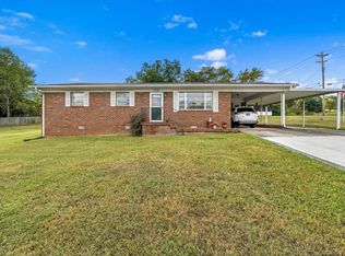 738 Lawrence St, Etowah, TN 37331