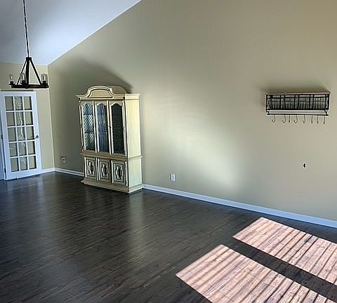 4th image of 1581 Newcastle Cir