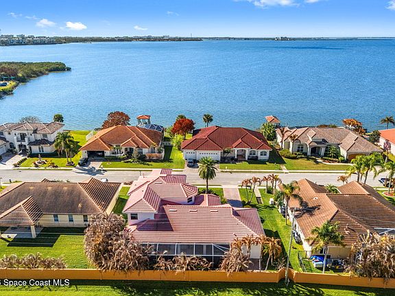 4th image of 618 Manatee Bay Dr