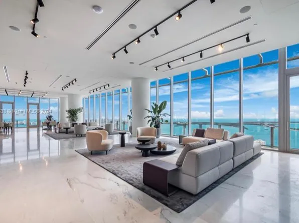 300 S Biscayne Blvd, Miami, FL