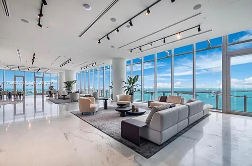 300 S Biscayne Blvd #4509 Photo 1