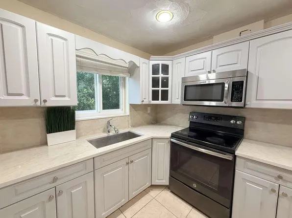 2210 Taylor Street #207, Hollywood, FL 33020