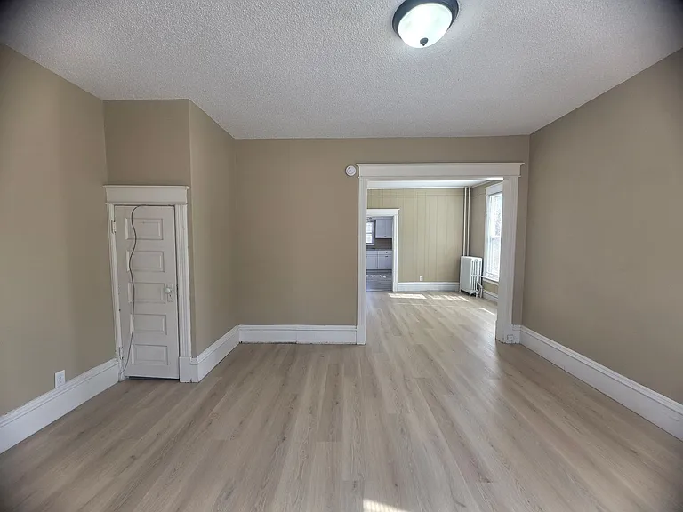 1136 Edgerton St — Photo 9