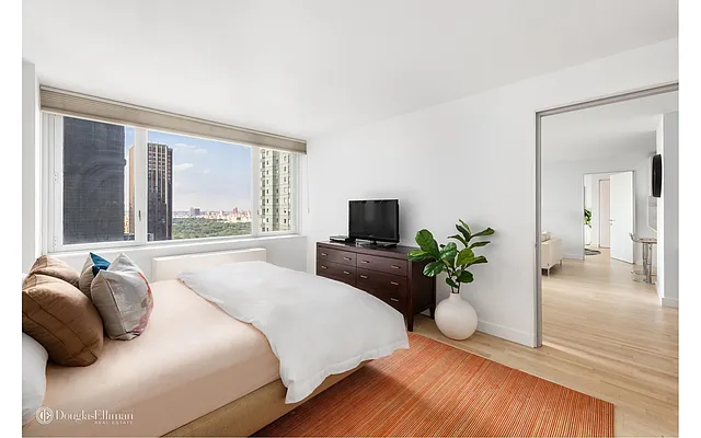 Sold by Douglas Elliman | media 7