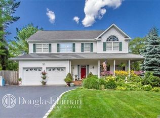 741 Townline Rd, Hauppauge, NY 11788