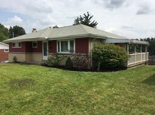 9252 Barnes Lake Rd, North Huntingdon, PA 15642