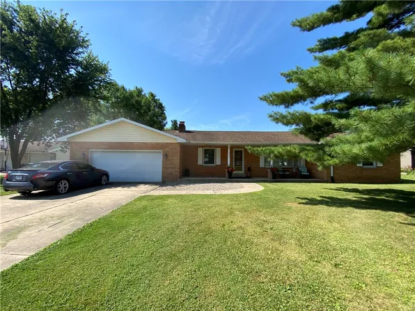 657 E 6th St, Neoga, IL 62447