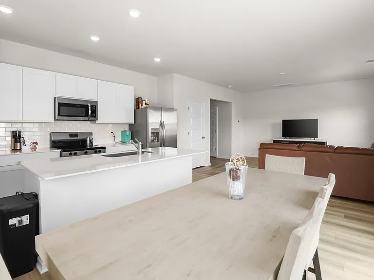 901 Moray Ln — Photo 8