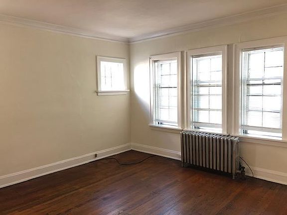 2nd image of 3819 N Oakland Ave #4