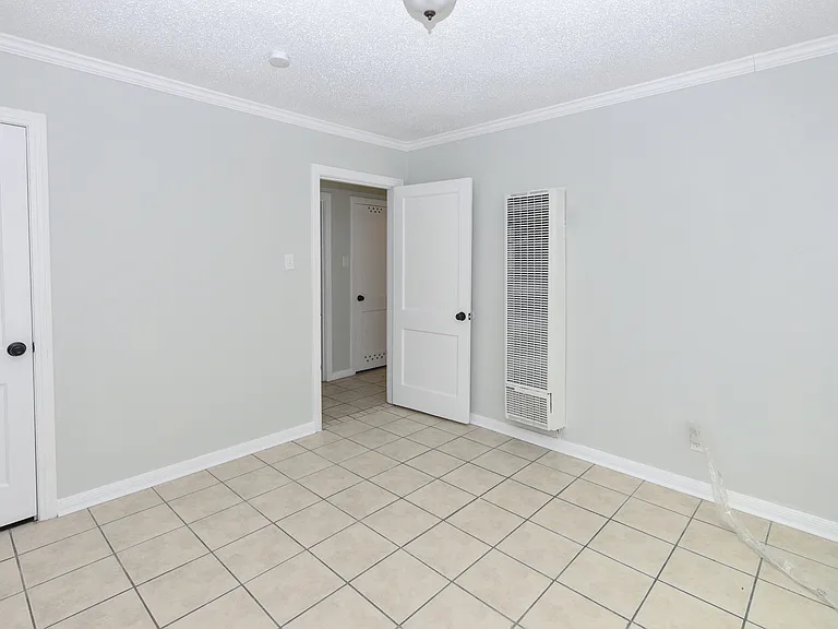 901 Kern Rd #903 — Photo 14