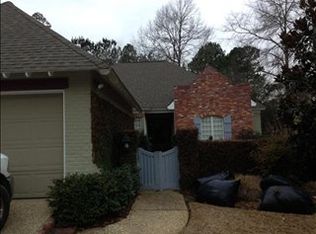 13 Camellia Ct, Hattiesburg, MS 39402