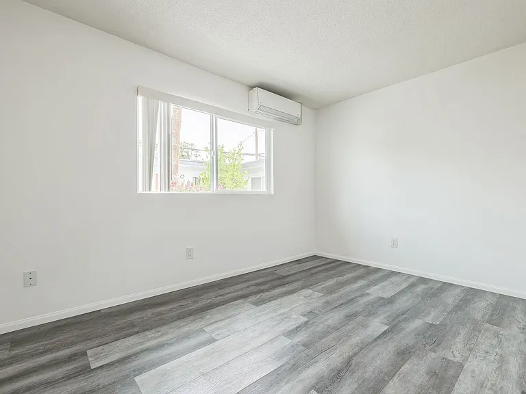 520 S. Desert View Drive — Photo 14
