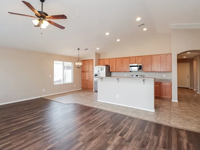 3658 E Alamo St — Photo 4