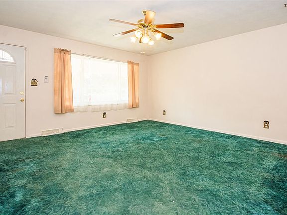 2nd image of 1733 N Autumn Ln