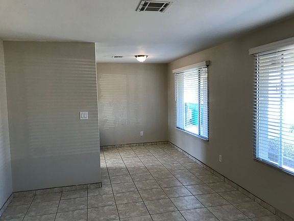 2nd image of 2317 W Poinsettia Dr