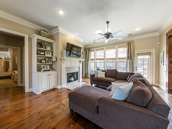 5th image of 102 Dogleg Dr