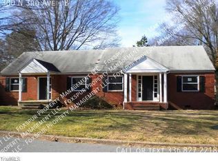 300 N 3rd Ave #B, Mayodan, NC 27027