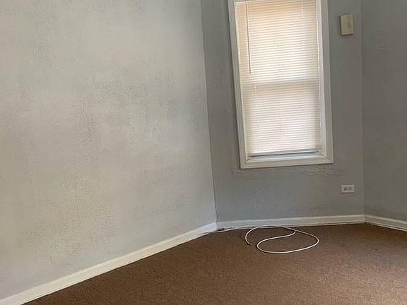 3rd image of 1025 N Trumbull Ave #1