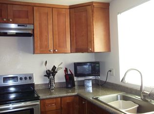 4 Park Crest Ct APT B, Novato, CA 94947