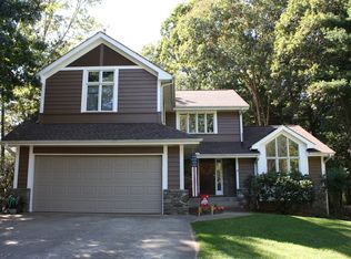 8 Shackleford Ct, Asheville, NC 28806