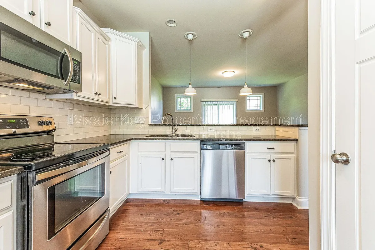 Building Photo - 2805 Piedmont River Way